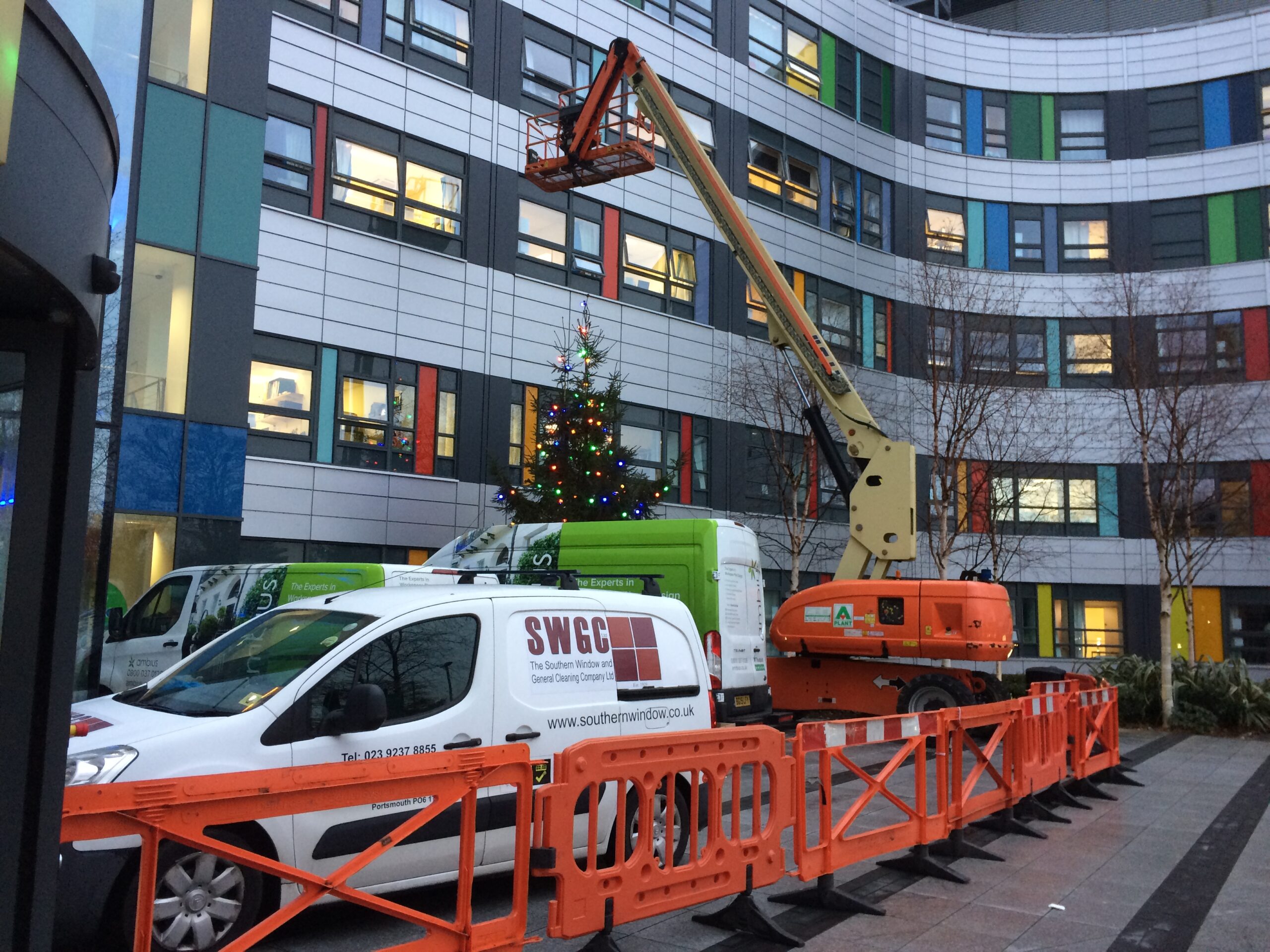 certified commercial cleaners Southampton - Cleaning Office Building