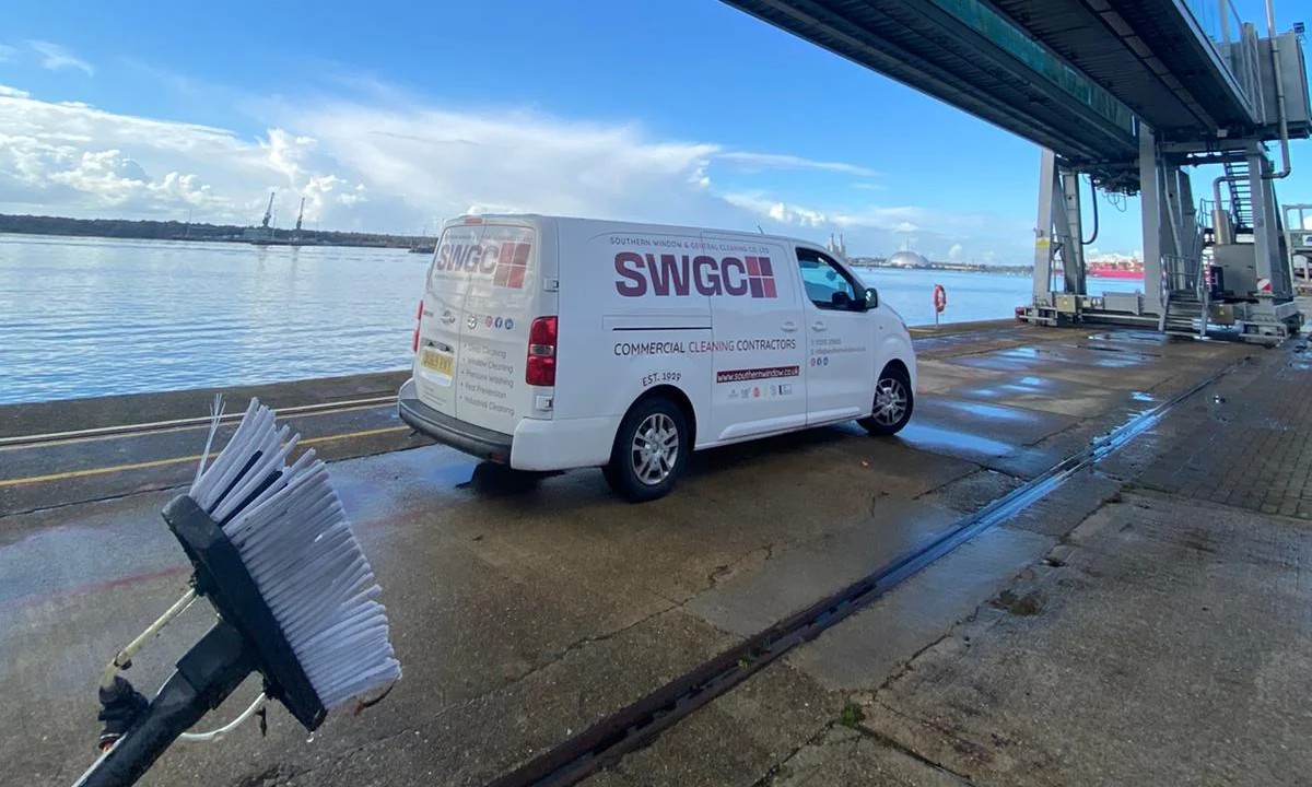 aWhat to Expect From Commercial Window Cleaning in Southampton - Van on Dock